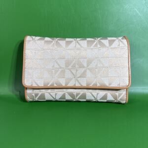 Maxx Fabric Handbag Clutch Bag Purse (Shoulder Strap) 5 x 7 1/2 x 1 3/4 in